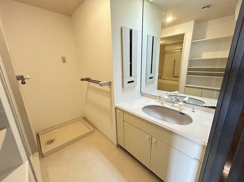 芦屋市南宮町の賃貸マンションの洗面所
