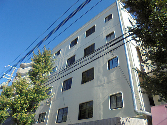 稗原マンションの外観