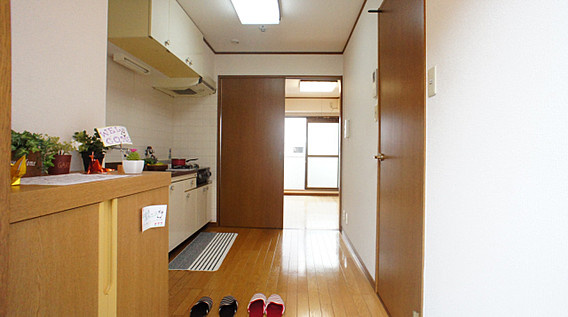 神戸市中央区中山手通７丁目の賃貸マンションの玄関