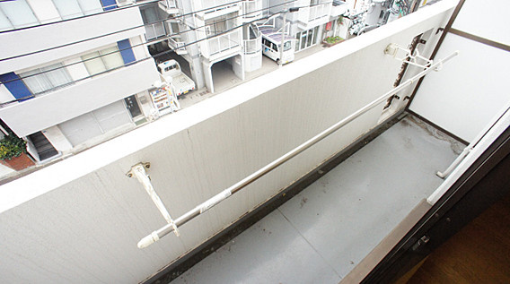 神戸市中央区中山手通７丁目の賃貸マンションのバルコニー
