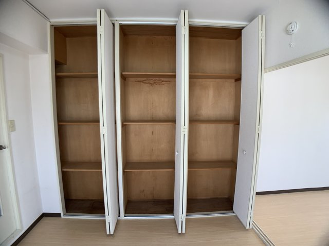 神戸市東灘区森南町３丁目の賃貸マンションの収納