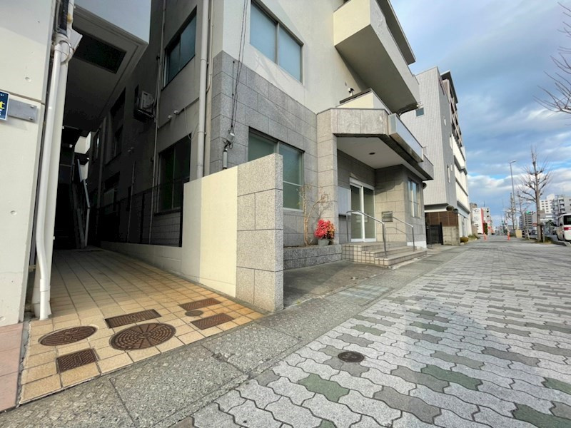 神戸市東灘区森南町３丁目の賃貸マンションのエントランス