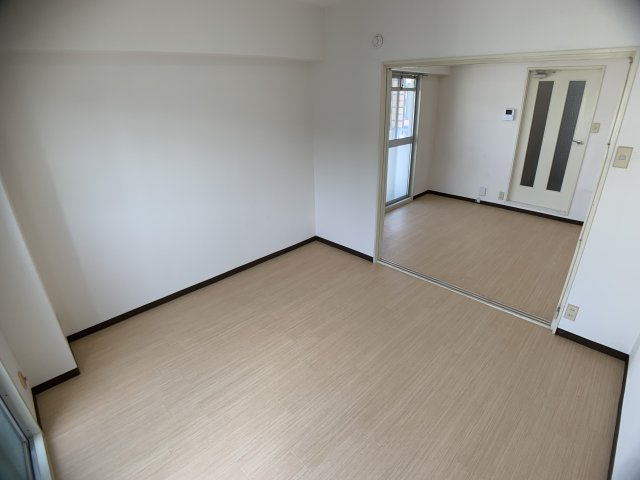 神戸市東灘区森南町３丁目の賃貸マンションの居間・リビング