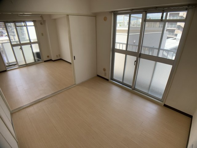 神戸市東灘区森南町３丁目の賃貸マンションの居間・リビング