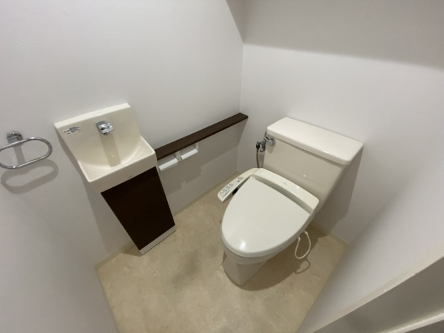 芦屋市川西町の賃貸マンションのトイレ