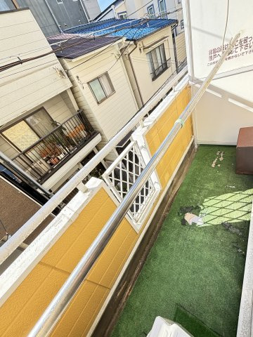 神戸市中央区下山手通７丁目のアパートのバルコニー