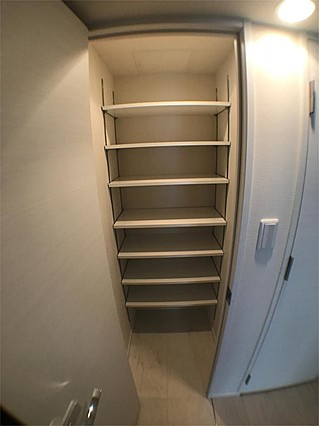 神戸市中央区相生町１丁目の賃貸マンションの玄関