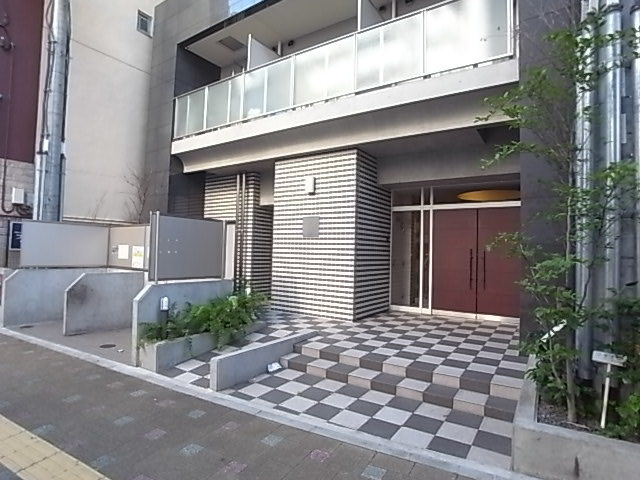 神戸市中央区相生町４丁目の賃貸マンションのエントランス