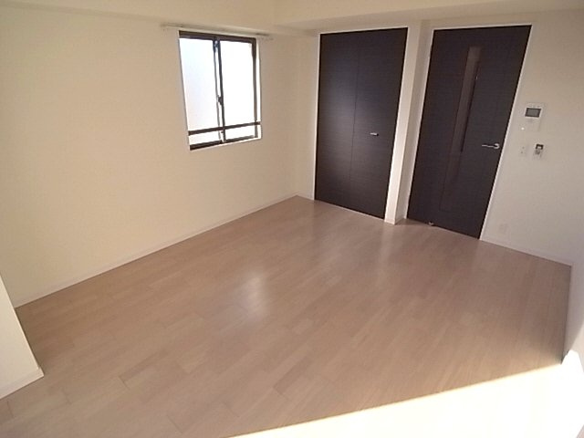 神戸市中央区相生町４丁目の賃貸マンションの居間・リビング