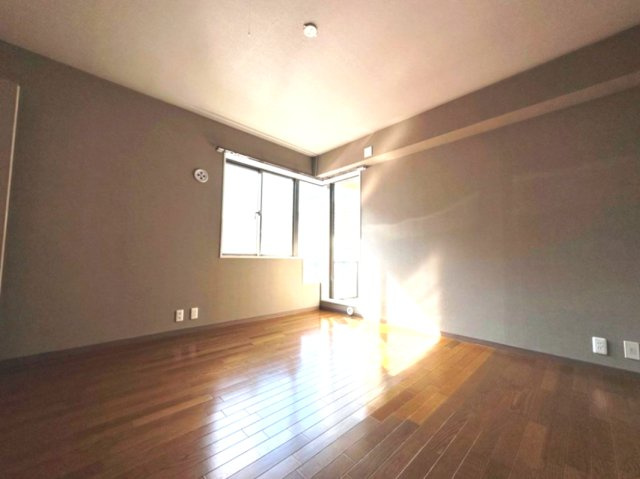 芦屋市東芦屋町の賃貸マンションの居間・リビング