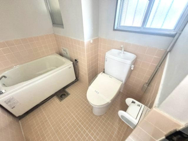 神戸市東灘区西岡本３丁目の賃貸マンションのトイレ