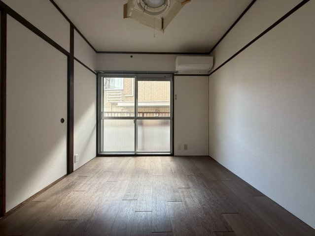 神戸市東灘区西岡本３丁目の賃貸マンションの居間・リビング