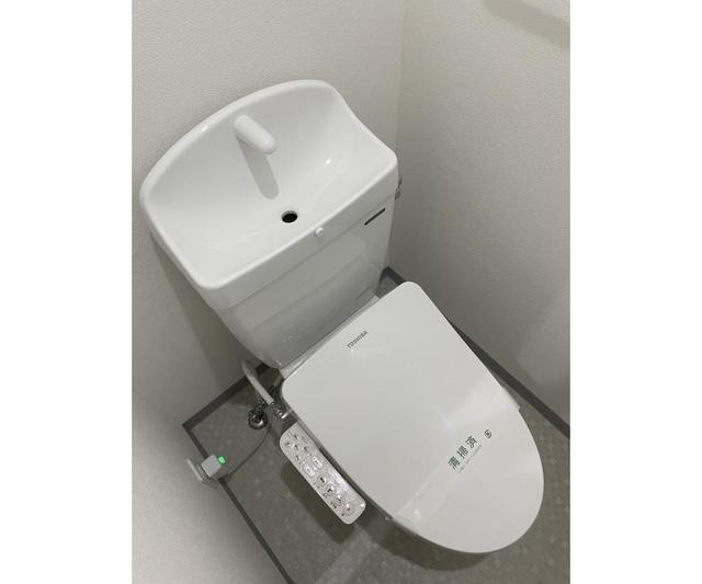 西宮市分銅町の賃貸マンションのトイレ