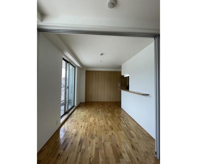 西宮市分銅町の賃貸マンションの居間・リビング