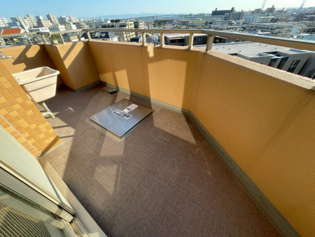 芦屋市川西町の賃貸マンションのバルコニー