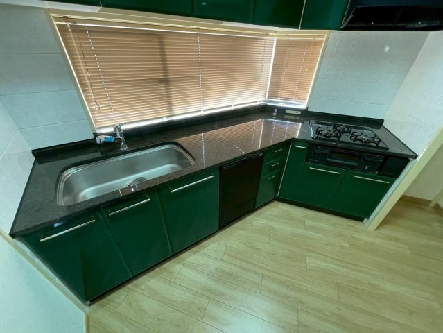 芦屋市川西町の賃貸マンションのキッチン