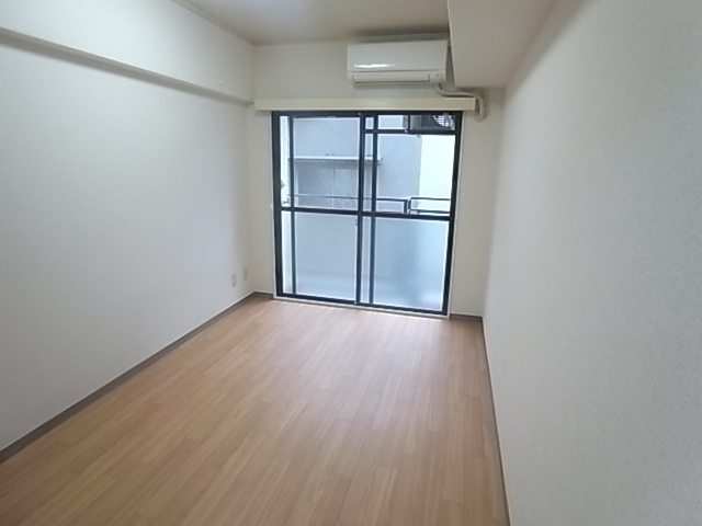 神戸市灘区城内通４丁目の賃貸マンションの居間・リビング