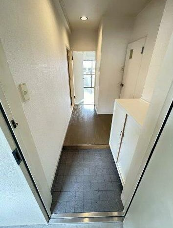 神戸市中央区熊内町２丁目の賃貸マンションの玄関