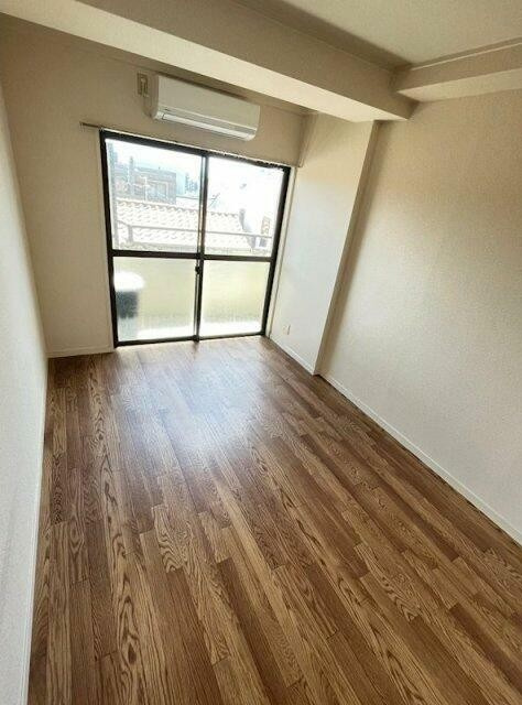 神戸市中央区熊内町２丁目の賃貸マンションの居間・リビング