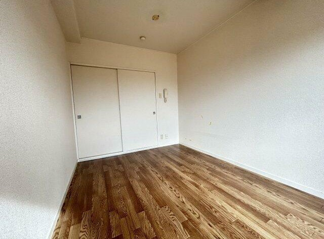 神戸市中央区熊内町２丁目の賃貸マンションの居間・リビング