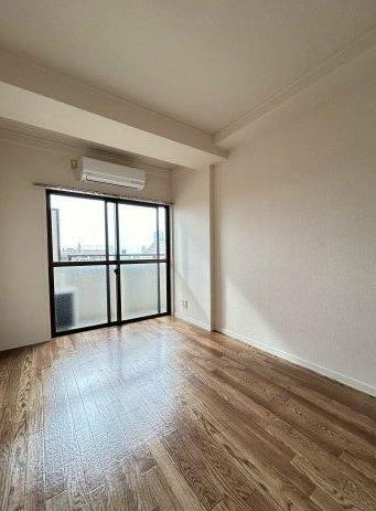 神戸市中央区熊内町２丁目の賃貸マンションの居間・リビング