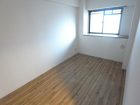 プラスワン芦屋の居間・リビング