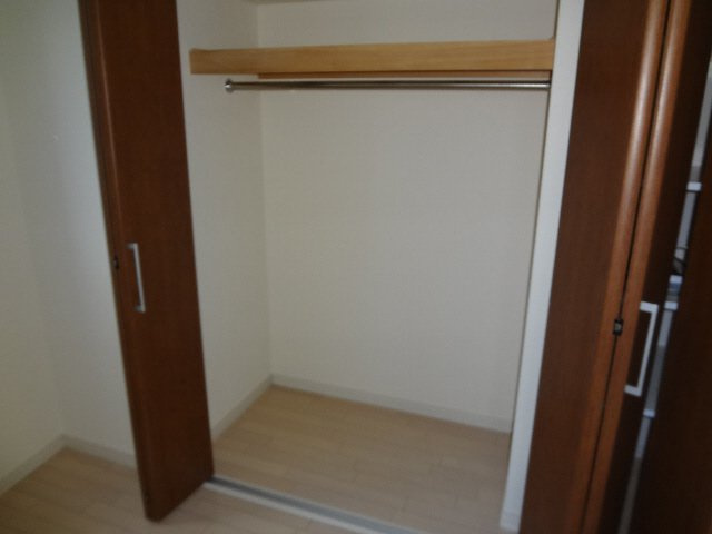 神戸市中央区熊内町４丁目の賃貸マンションの収納