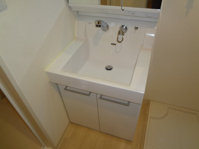 神戸市中央区熊内町４丁目の賃貸マンションの洗面所