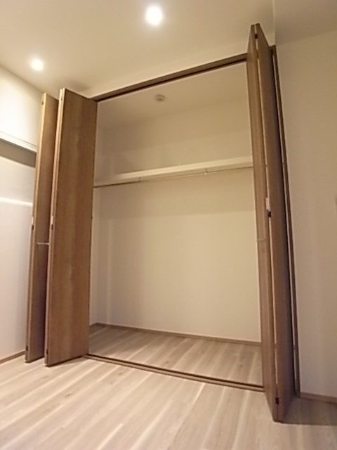 神戸市中央区神仙寺通２丁目の賃貸マンションの収納