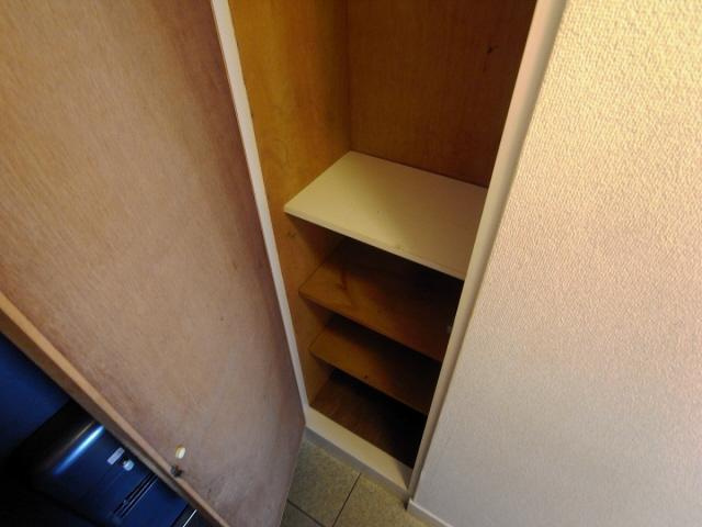 神戸市中央区北野町４丁目の賃貸マンションの収納