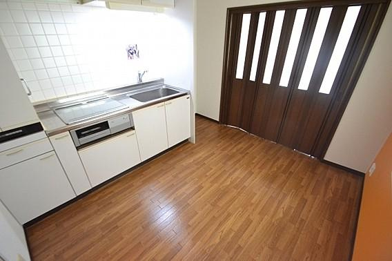 神戸市中央区北野町４丁目の賃貸マンションの居間・リビング