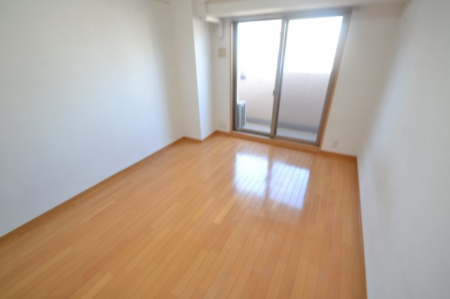 神戸市中央区雲井通４丁目の賃貸マンションの居間・リビング