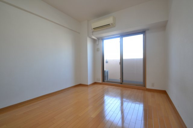 神戸市中央区雲井通４丁目の賃貸マンションの居間・リビング