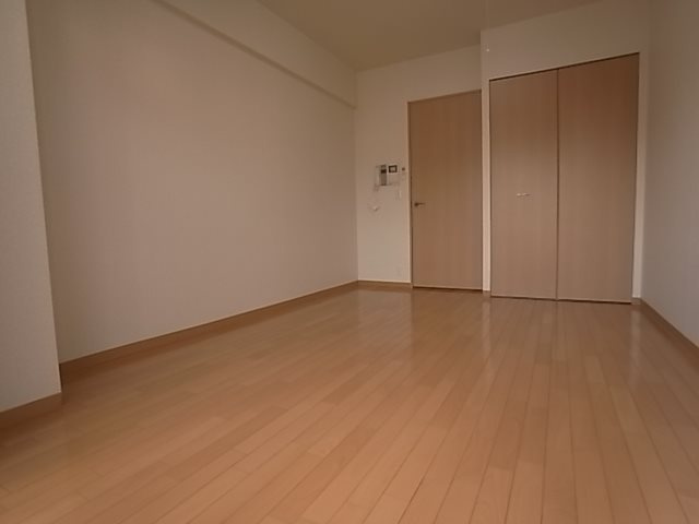 神戸市中央区雲井通４丁目の賃貸マンションの居間・リビング
