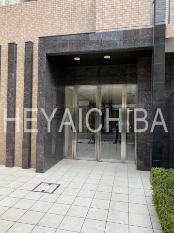 ヒューマンハイム新御徒町のエントランス