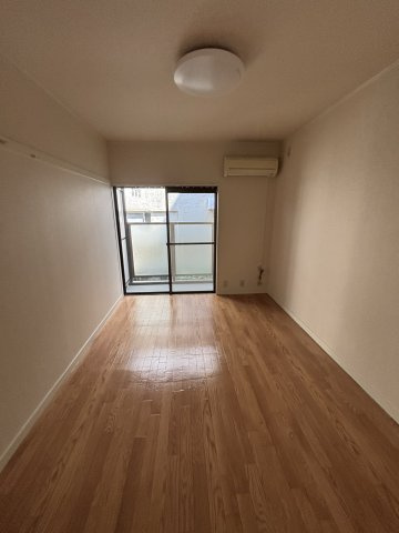 ヴィレッヂ小栗の寝室