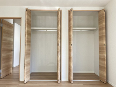 【収納】 | 猪名川町白金３丁目　中古戸建 | 1階洋室　収納もしっかりできます！