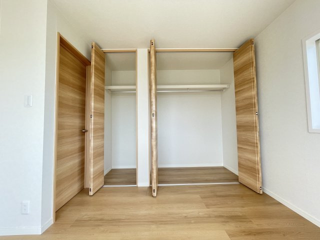 猪名川町白金３丁目　中古戸建の収納|全居室しっかり収納スペースがあります！