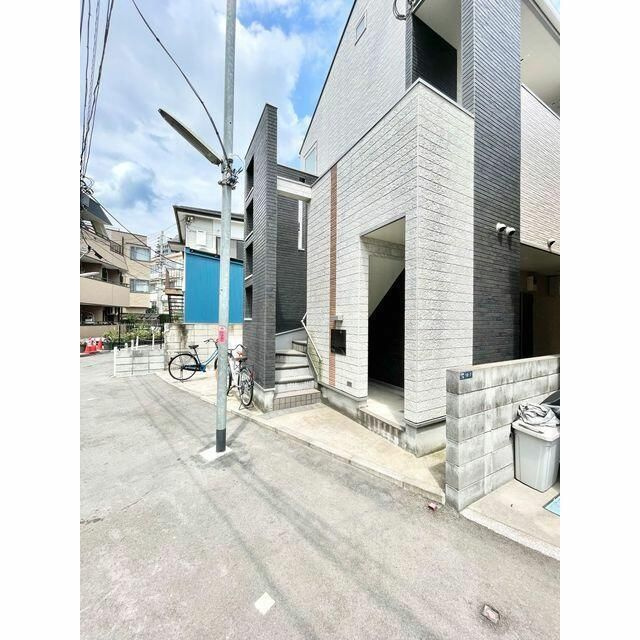 ファーストハウス北新宿の外観