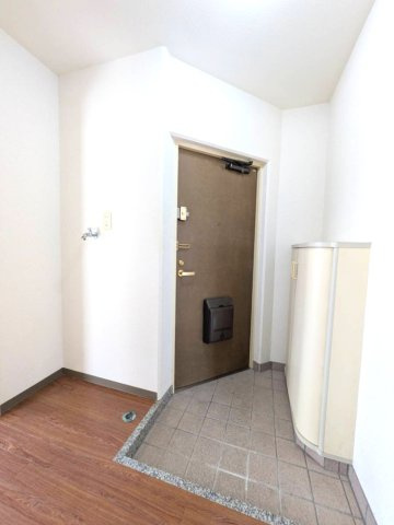 昭南館Ⅰの玄関|シンプルで使いやすい玄関です