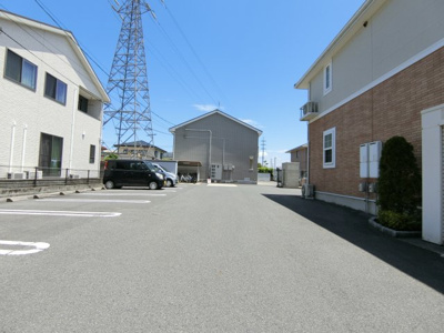 【駐車場】 | ノイブリーゼⅡ