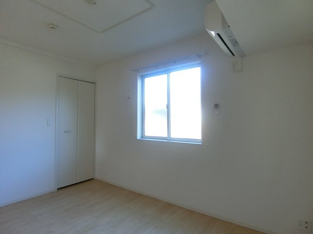 【洋室】 | ファミリエール