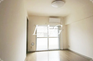 【居間・リビング】 | 山口ビル | 洋室のお部屋です。