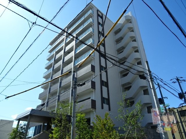 プレミアステーション西口の外観