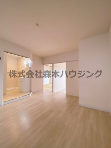 【居間・リビング】 | 　グリーンピア守口 | ゆったり過ごせる居間です