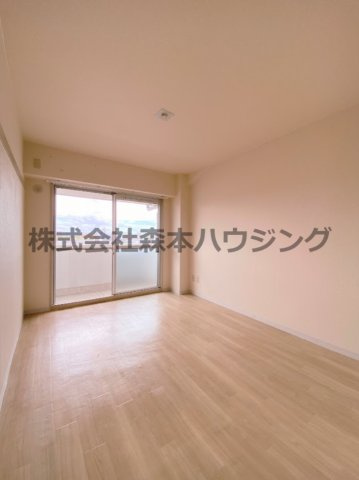 【洋室】 | 　グリーンピア守口 | 明るい洋室です