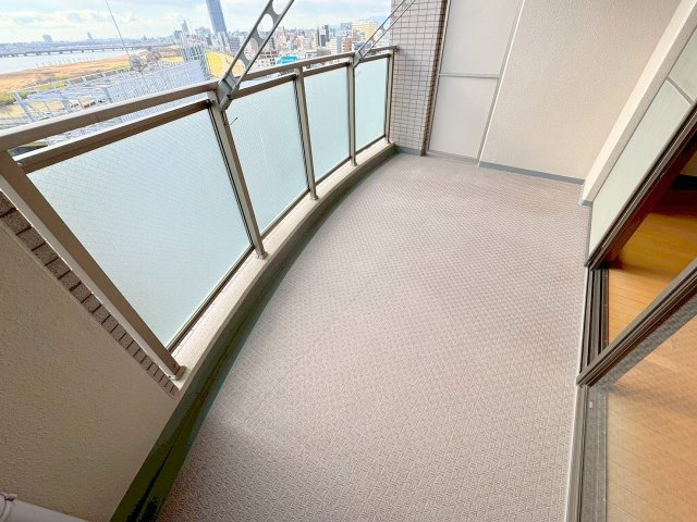 トリニティ北川口のバルコニー