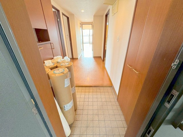 トリニティ北川口の玄関