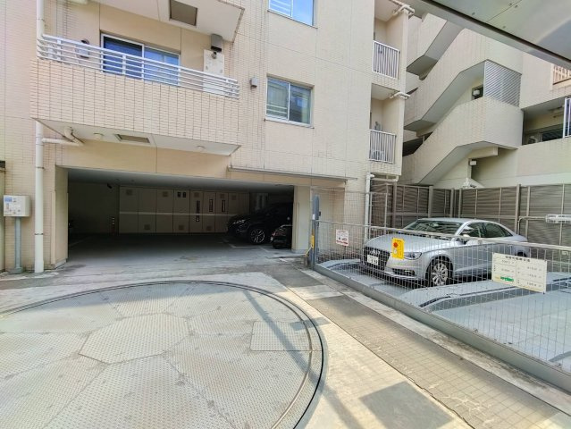 グランスイート神楽坂ピアース ノースヒルズの駐車場|駐車場です