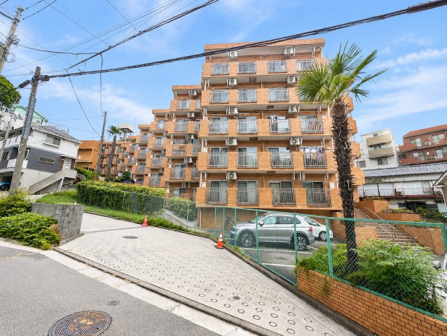 【外観】 | パラシオン鶴見　コーナールーム3面彩光/2駅2路線利用可能/R8.8Reform物件 | ◆管理体制良好なマンションです。清潔感のあるエントランスに開放感のある住環境。